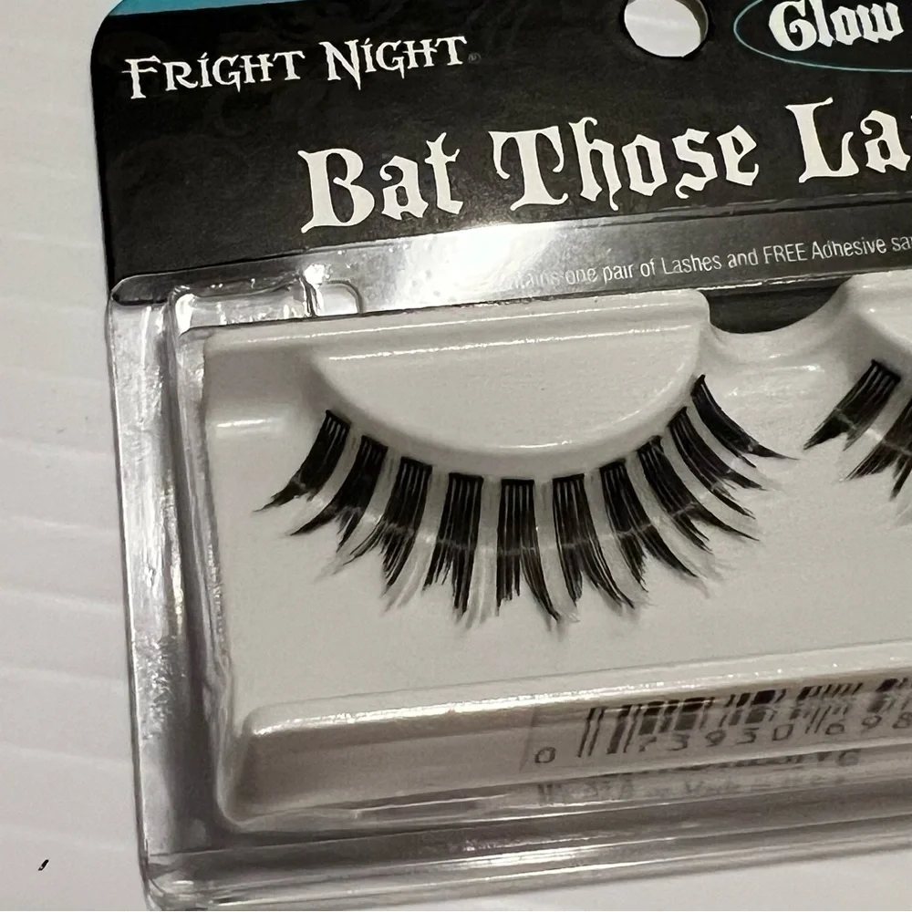 Ardell Fright Night Bat Those Lashes Bat Girl Halloween Black Glow in the Dark